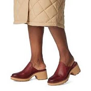 New in box Sorel Hi Line Heel Mule shoes size 9